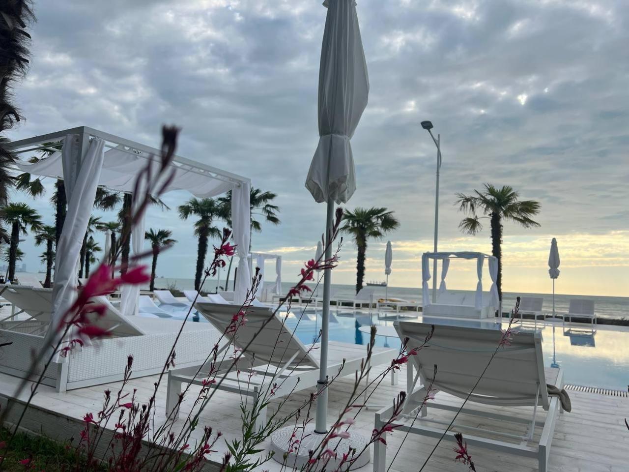 Luxury Oasis Apartment Chakvi Dış mekan fotoğraf
